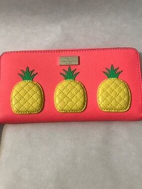 Kate Spade New York WLRU2885-761 Neda How Refreshing Pineapple Clutch Wallet